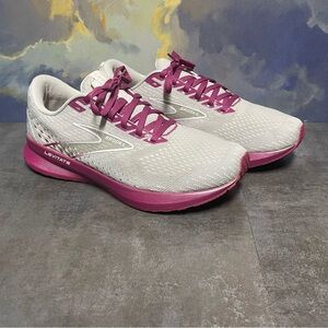 Brooks Levitate 5 Gray/Fuchsia Women's Running Shoes Size 10B